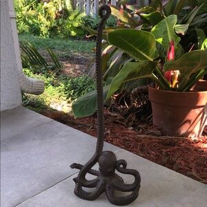 Funky Iron Octopus Ocean-vibe Decor